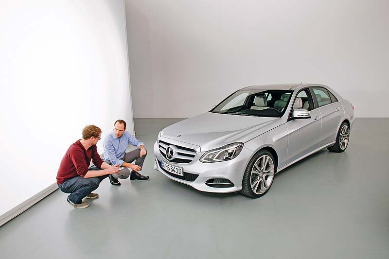 Robert Lesnik: O σχεδιαστής της Mercedes-Benz μας ξεναγεί στην E-Class 2013