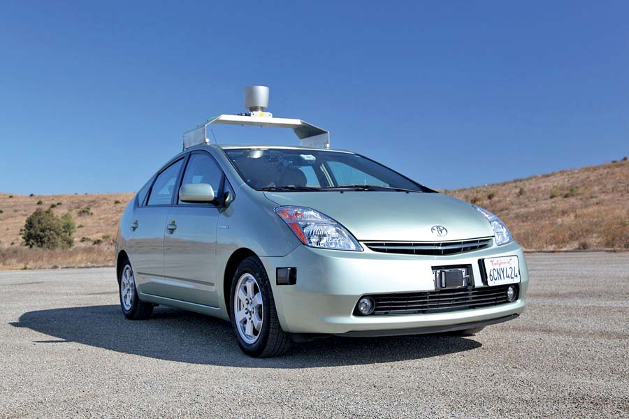 «Αδιάφορα» για τους οδηγούς τα αυτοκίνητα με αυτόματο πιλότο