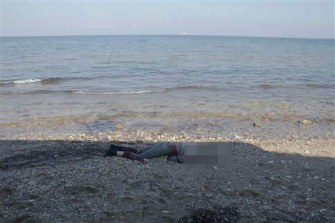Είκοσι μετανάστες εντοπίστηκαν νεκροί στις ακτές της Λέσβου