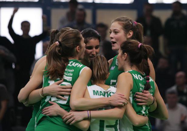 Βήμα παραμονής από τον Παναθηναϊκό, παραμένει πρώτη η ΑΕΚ