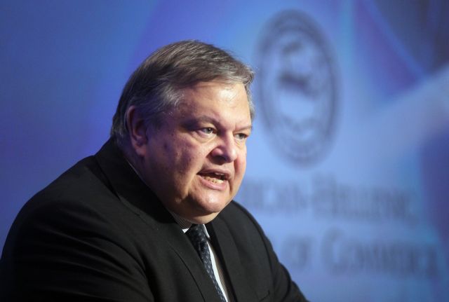 Συντονισμό των Ευρωπαίων σοσιαλιστών για την αντιμετώπιση της κρίσης ζητεί ο Ευ.Βενιζέλος