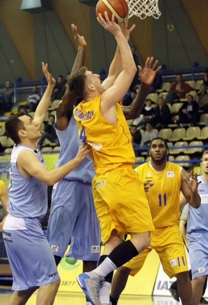 Με τα… φτερά του Θορν πέταξε το Περιστέρι στην παράταση