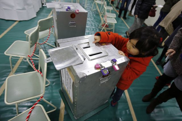 Νίκη στους Φιλελεύθερους Δημοκράτες δίνουν τα πρώτα exit poll στην Ιαπωνία