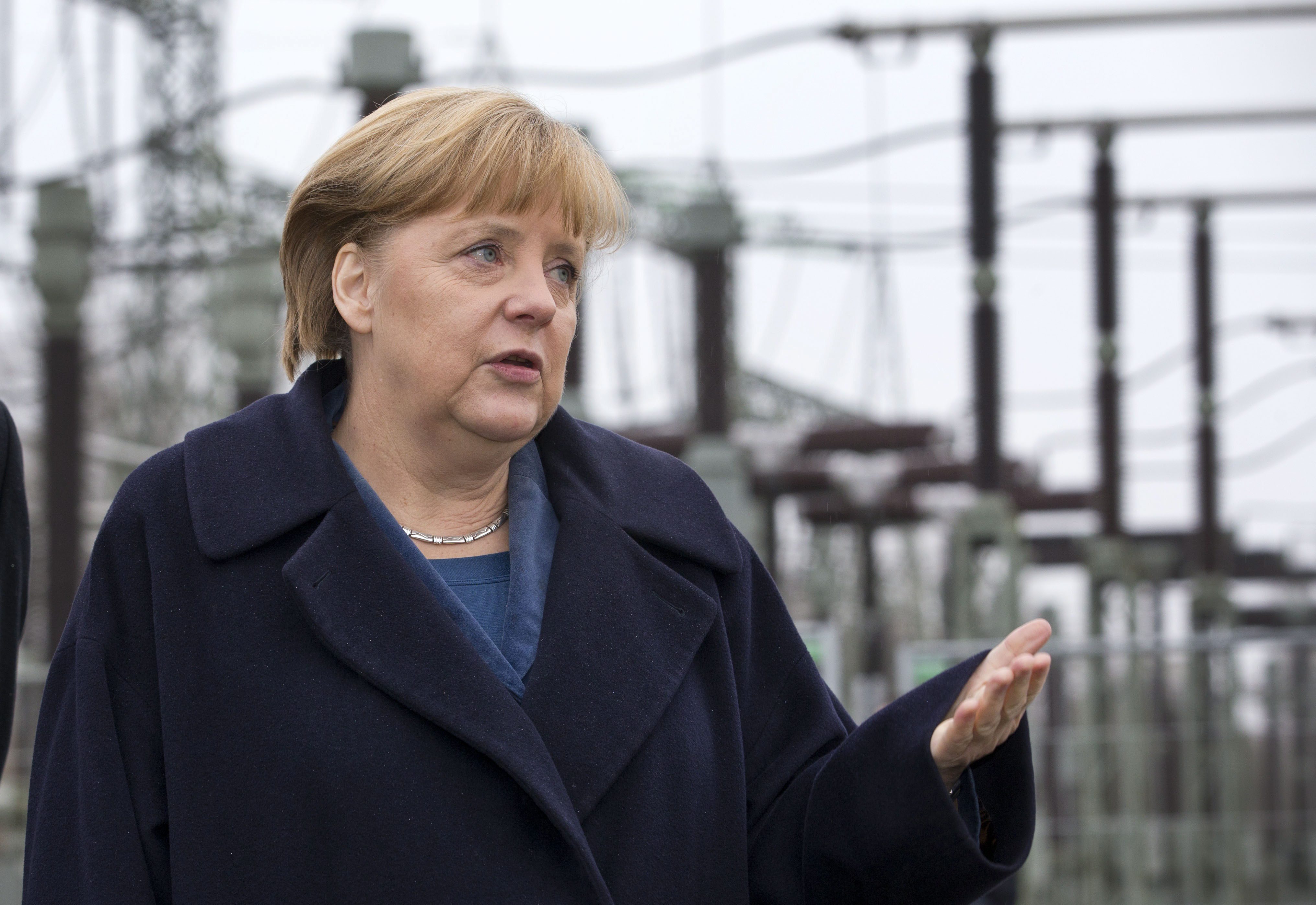 Με το βλέμμα στην προεδρία της Κομισιόν η Μέρκελ, αναφέρει γερμανικό δημοσίευμα