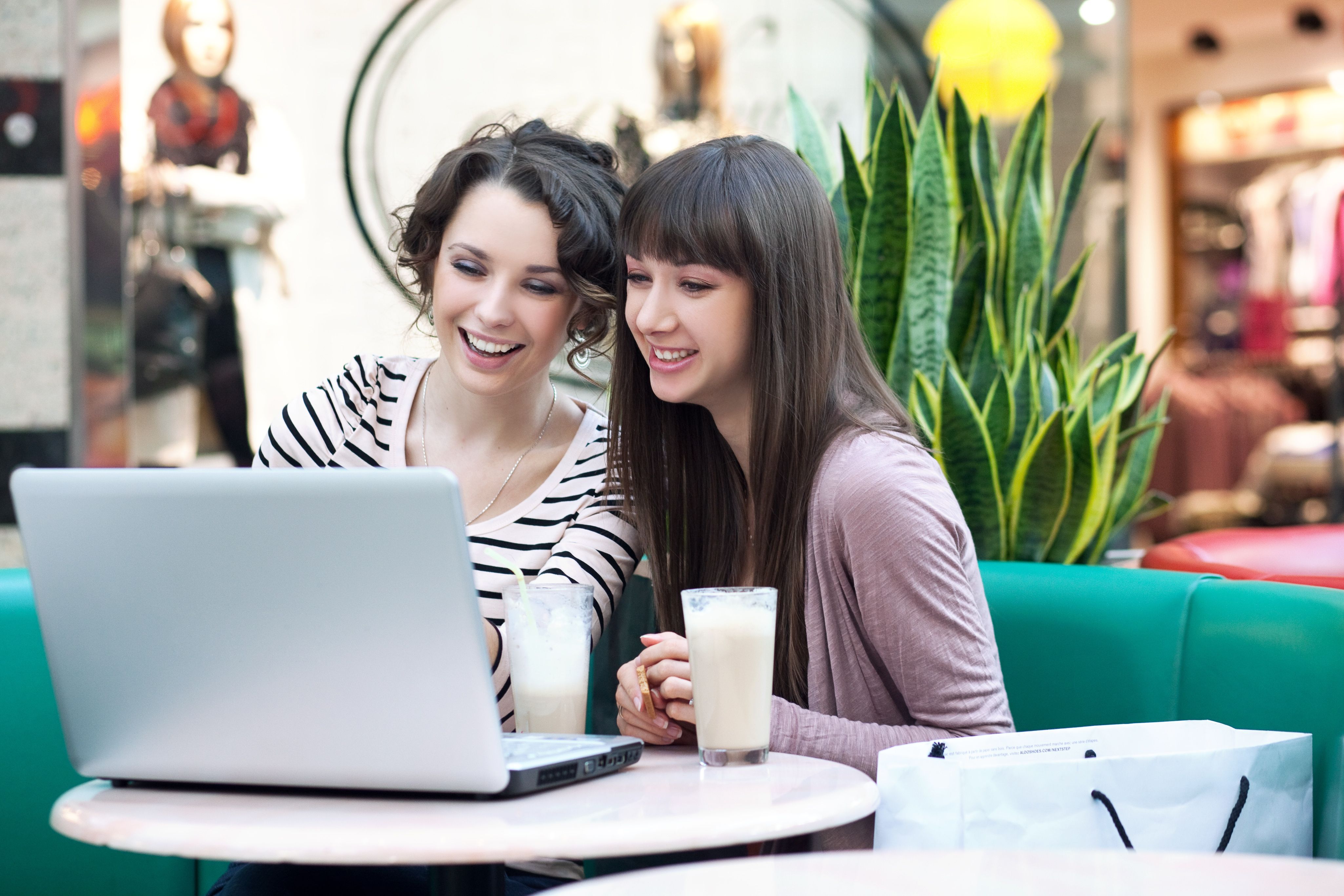 FACEBOOK STALKING: Η νέα παγίδα στο dating