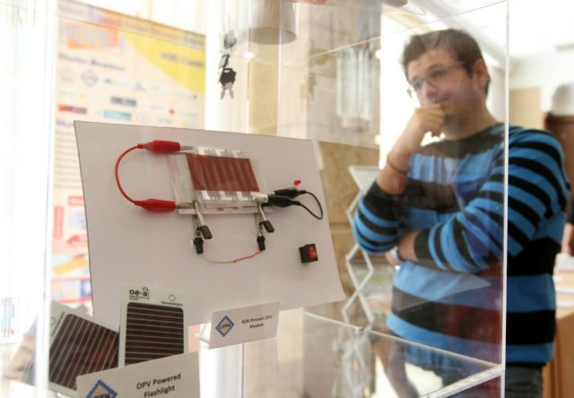 Εύκαμπτες οθόνες, εκτυπώσιμες μπαταρίες και έξυπνα ενδύματα Made in Greece;