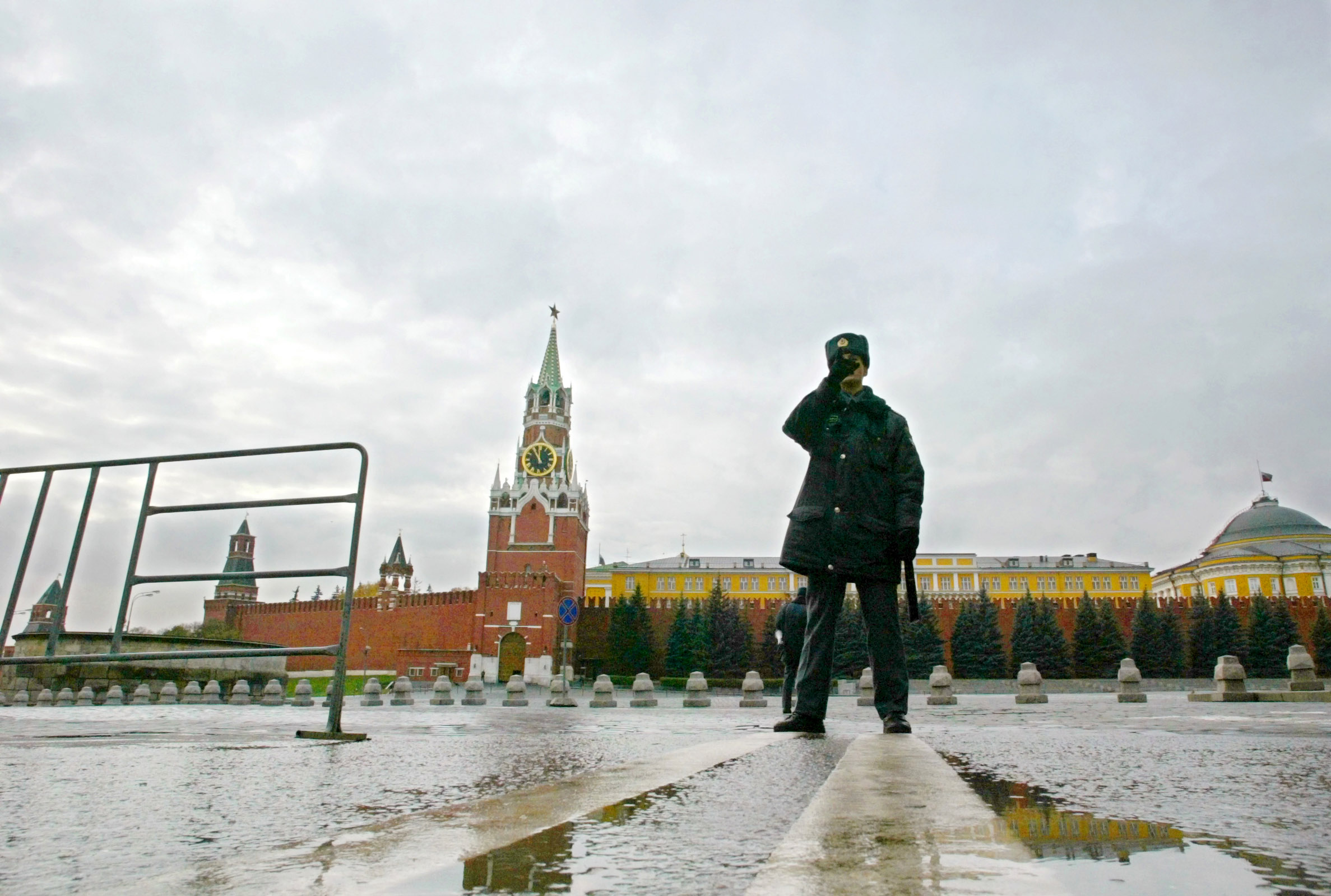 Πάρτι σε ρωσικό ψυχροπολεμικό καταφύγιο παραμονές της καταστροφής του κόσμου