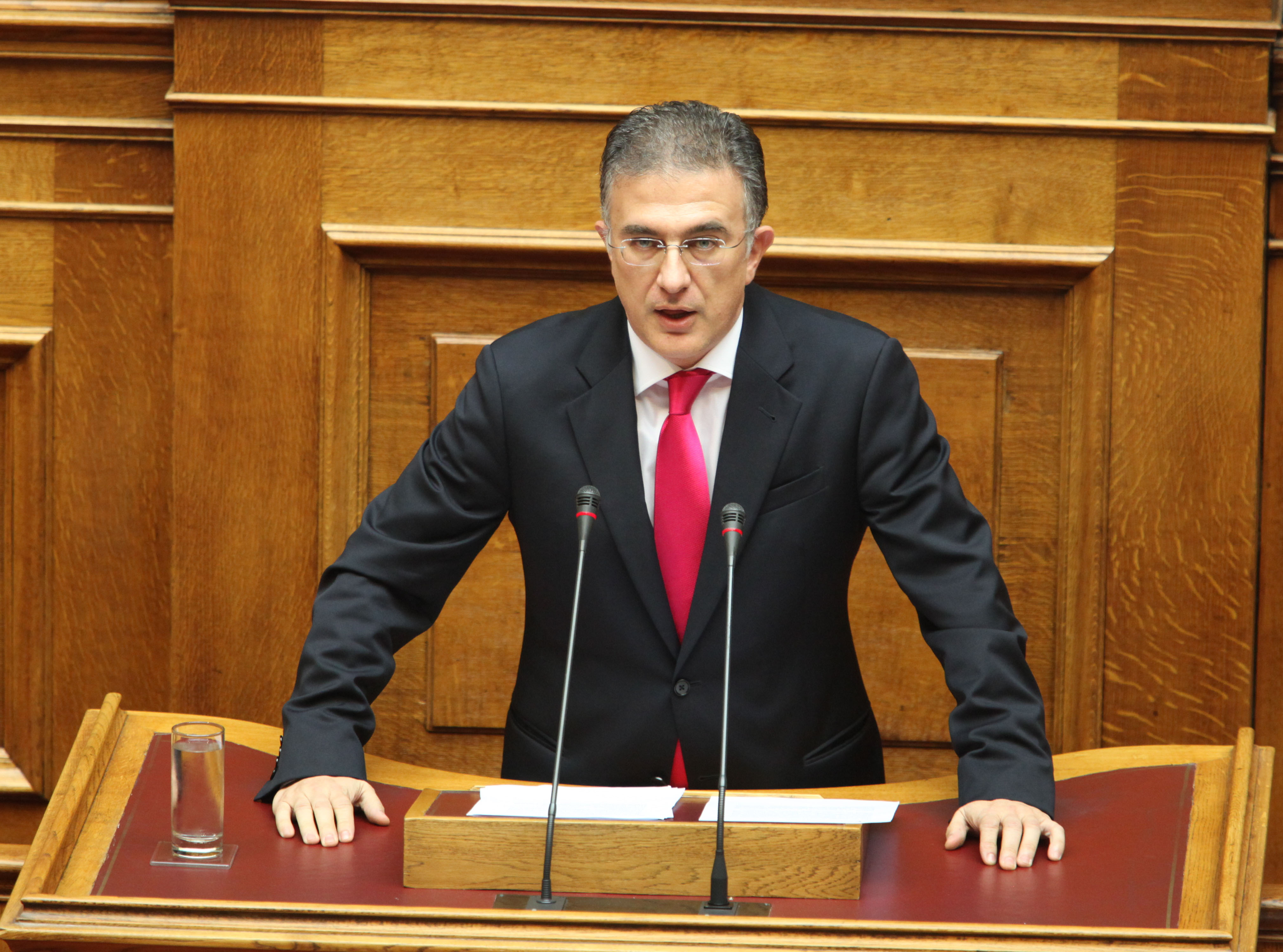 Κάθε τρεις μήνες μετακίνηση προανήγγειλε για τους εφοριακούς ο Γ.Μαυραγάνης