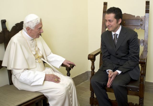 Χάρη στον καταδικασμένο πρώην μπάτλερ του απένειμε ο Πάπας Βενέδικτος