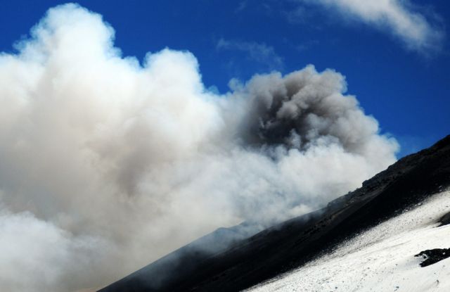 Σε συναγερμό Χιλή και Αργεντινή λόγω της δραστηριότητας του ηφαιστείου Κοπαχούε