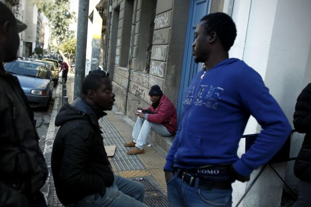 Δύο συλλήψεις από την αστυνομία για επίθεση κατά μεταναστών