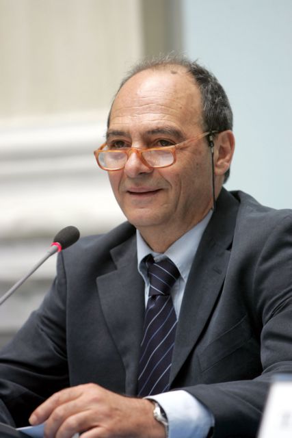 Απεβίωσε ο πρόεδρος του Ελληνικού Λογοτεχνικού και Ιστορικού Αρχείου Μ.Χαριτάτος