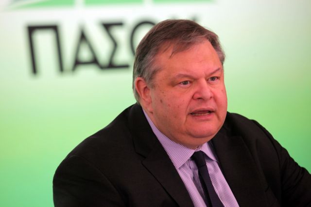 Για απόπειρα αποσταθεροποίησης της κυβέρνησης εγκαλεί το ΠΑΣΟΚ τον ΣΥΡΙΖΑ