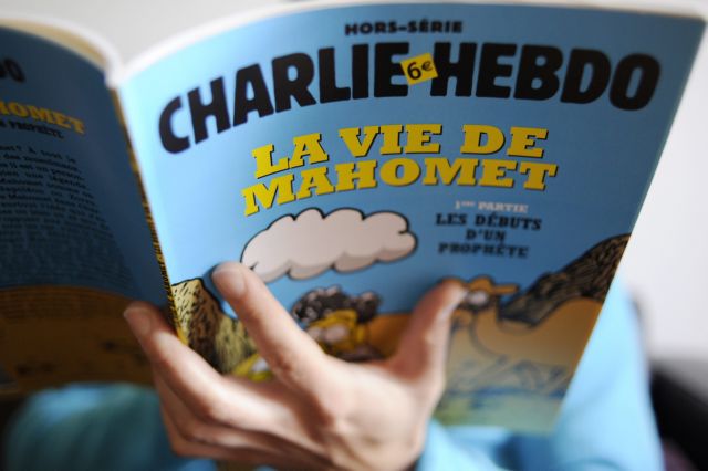 «Ξαναχτύπησε» το Charlie Hebdo με 64σέλιδο ειδικό τεύχος με σκίτσα του Μωάμεθ