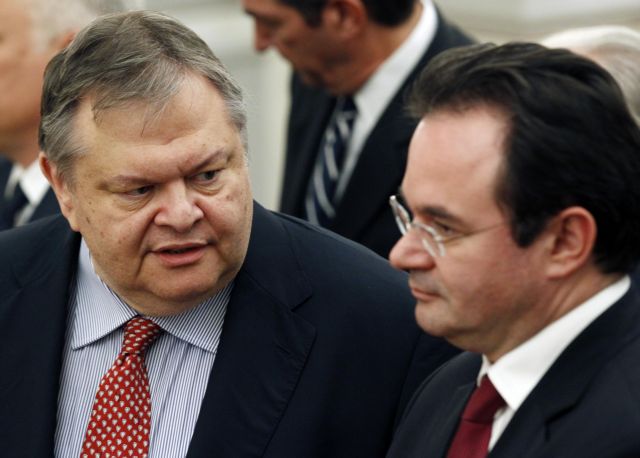 Προανακριτική για Παπακωνσταντίνου και Βενιζέλο ζητά ο ΣΥΡΙΖΑ