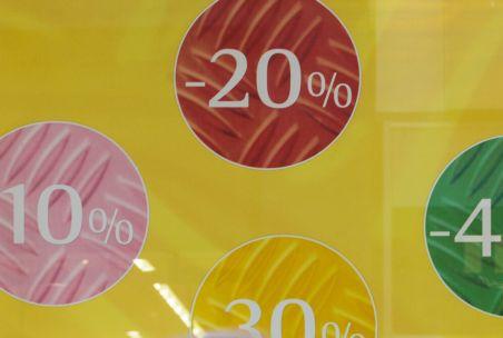 «Πρεμιέρα» εκπτώσεων στην Ιταλία μετά τη χριστουγεννιάτικη βουτιά στις πωλήσεις