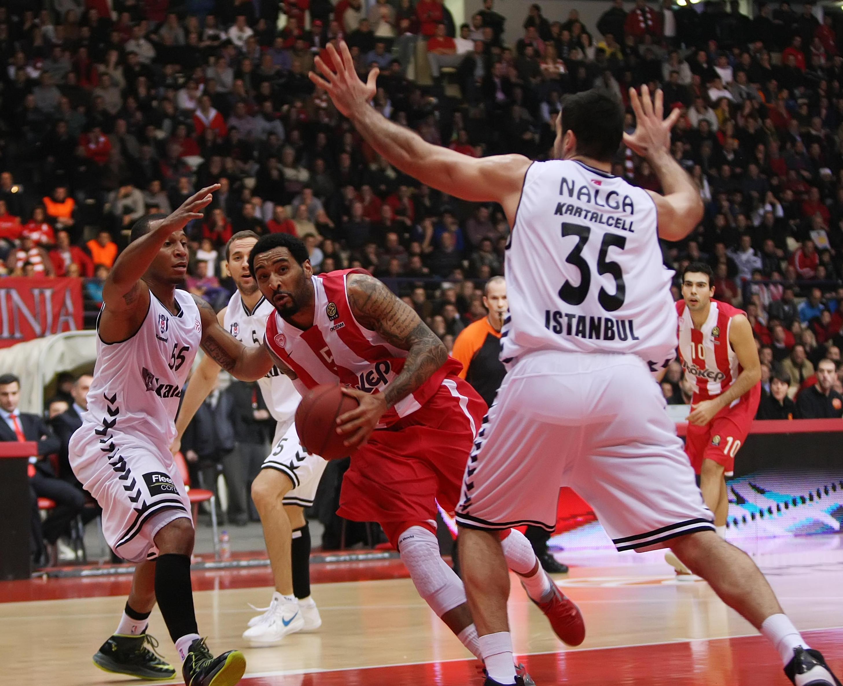 Πρώτη νίκη του Ολυμπιακού στο Top16 με 77-64 επί της Μπεσίκτας