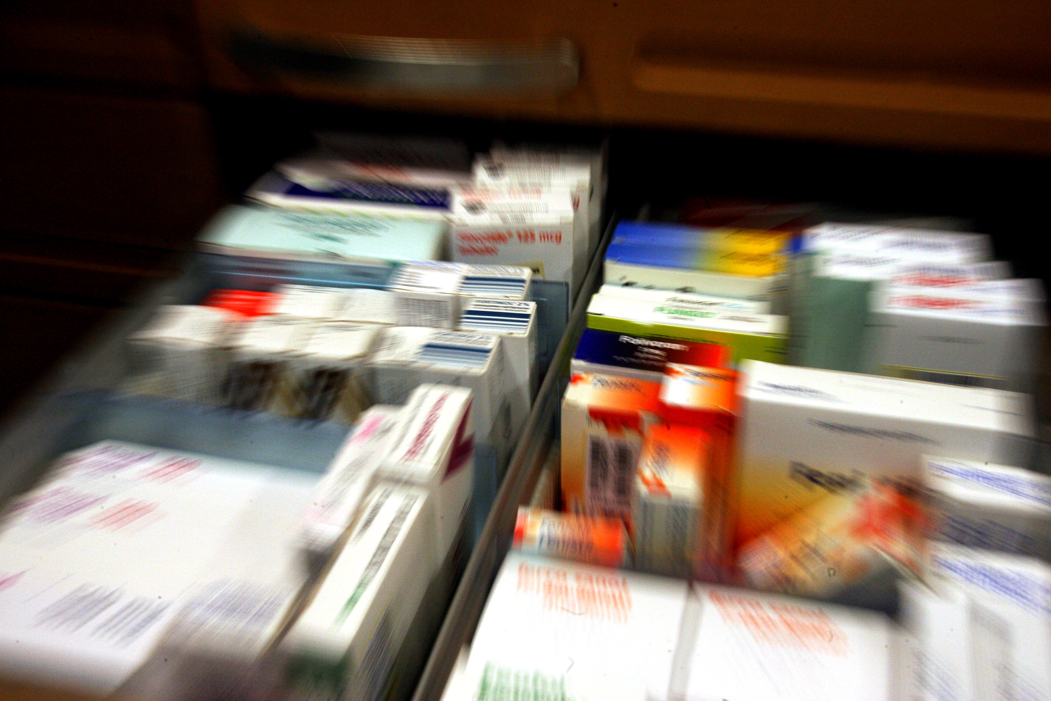 Μείωση πωλήσεων κατά 15,8% κατέγραψε το 2012 η φαρμακευτική αγορά