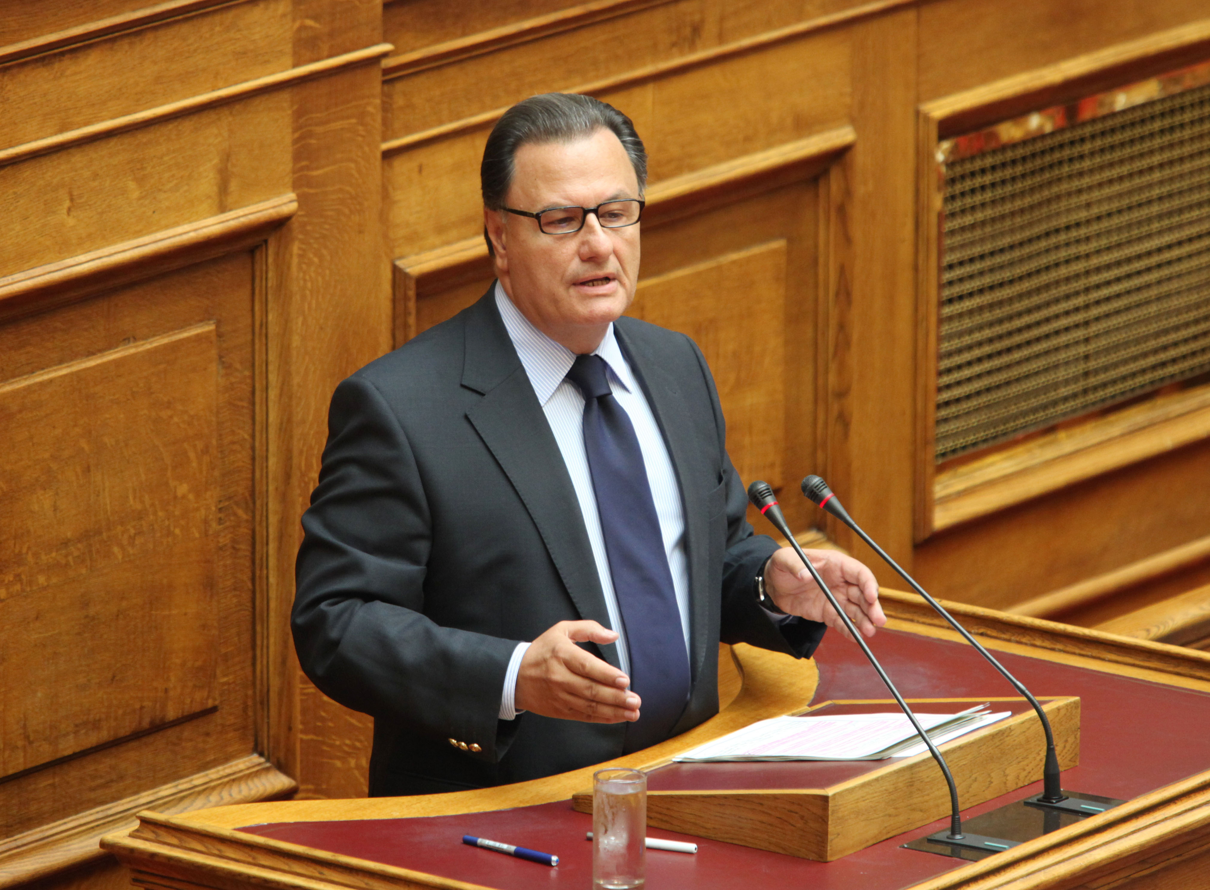 «Προς το παρόν» δεν υπάρχει θέμα αύξησης της θητείας, λέει το υπουργείο Αμυνας