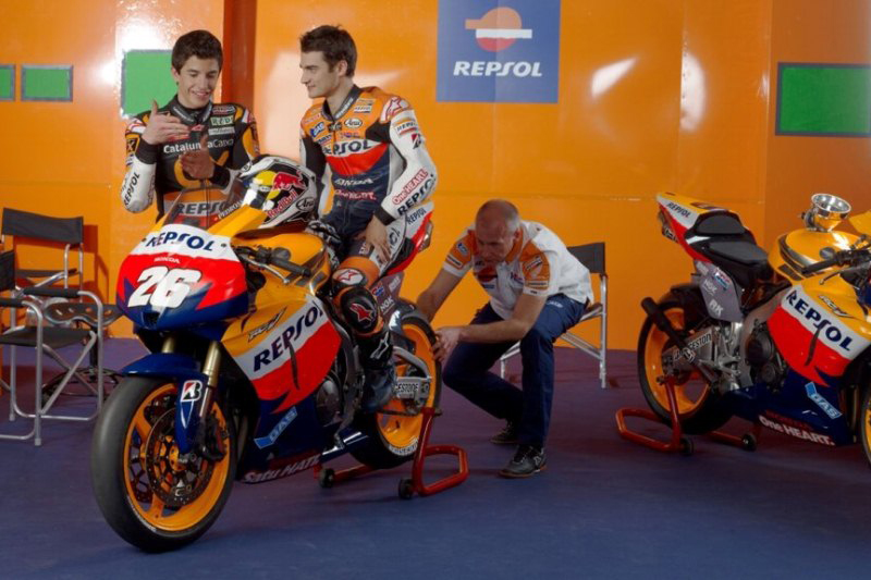Οι D. Pedrosa και M. Marquez αποκαλύπτουν την Honda RC213V
