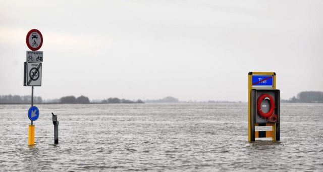 Ακραίες παλίρροιες λόγω ευθυγράμμισης της Γης με τη Σελήνη και τον Ήλιο