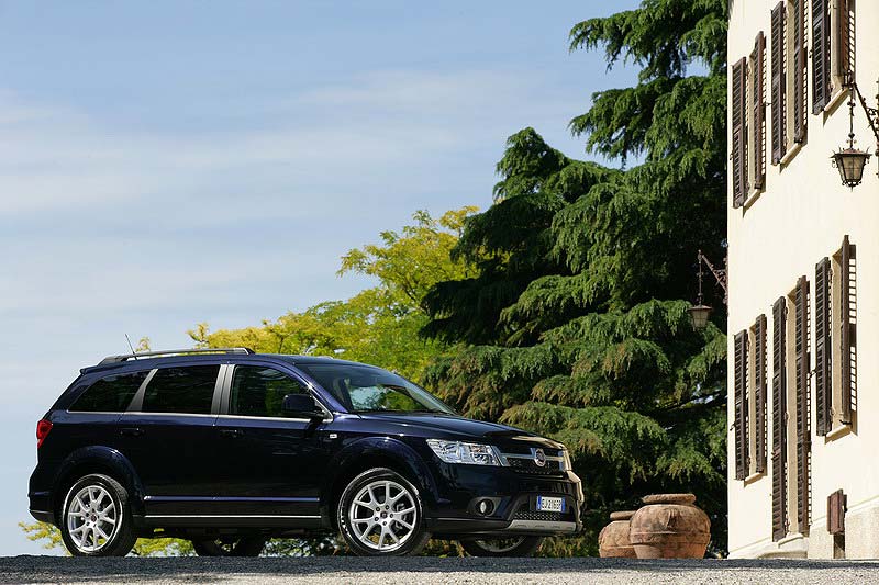 Fiat Freemont: Στην Ελλάδα από 28.600 ευρώ