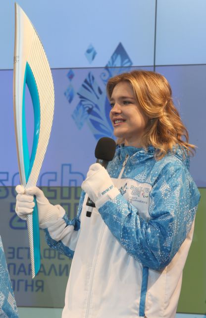 Παρουσιάστηκε η δάδα για τους Χειμερινούς Ολυμπιακούς Αγώνες «Σότσι 2014»