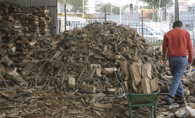 Μεγάλη αύξηση των επιχειρήσεων εμπορίας καυσόξυλων