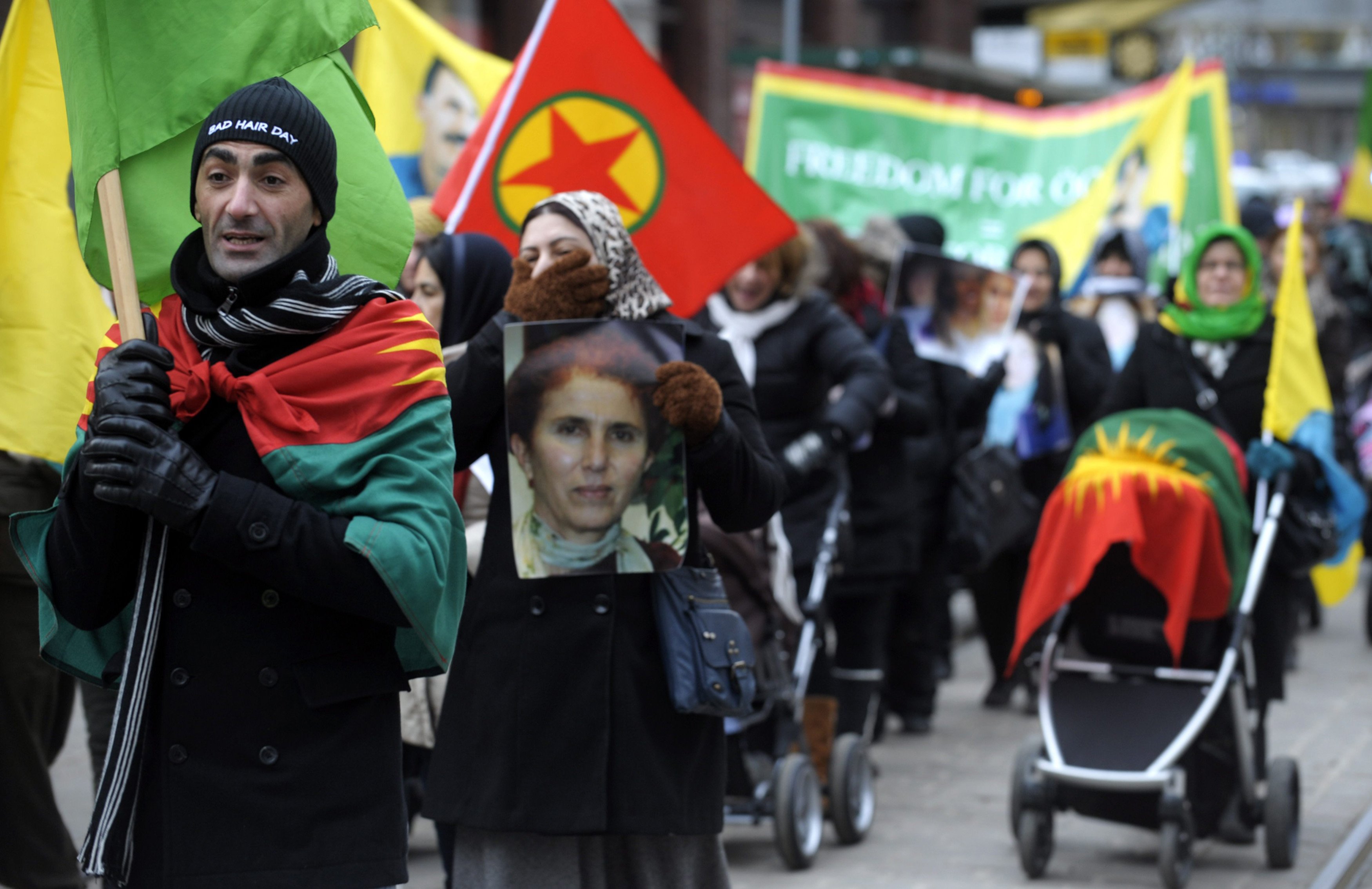 Πορεία μνήμης για τις ακτιβίστριες του PKK στο Παρίσι