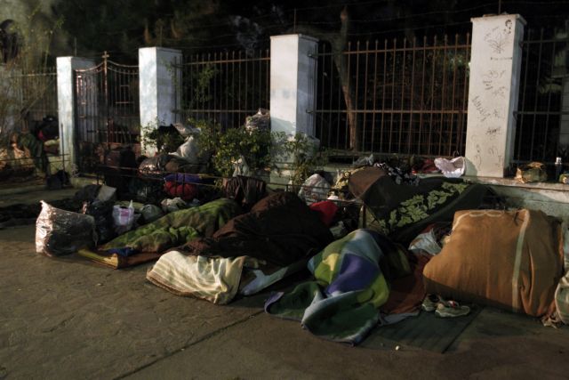 Από τη ζωή στο Κολωνάκι στα συσσίτια του Δήμου Αθηναίων