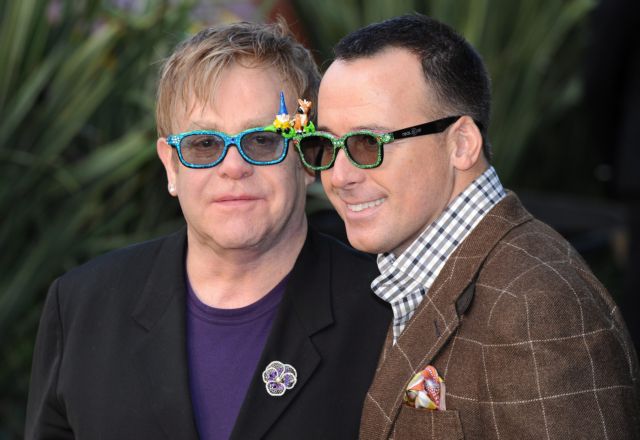 Πατέρας για δεύτερη φορά έγινε ο σερ Έλτον Τζον