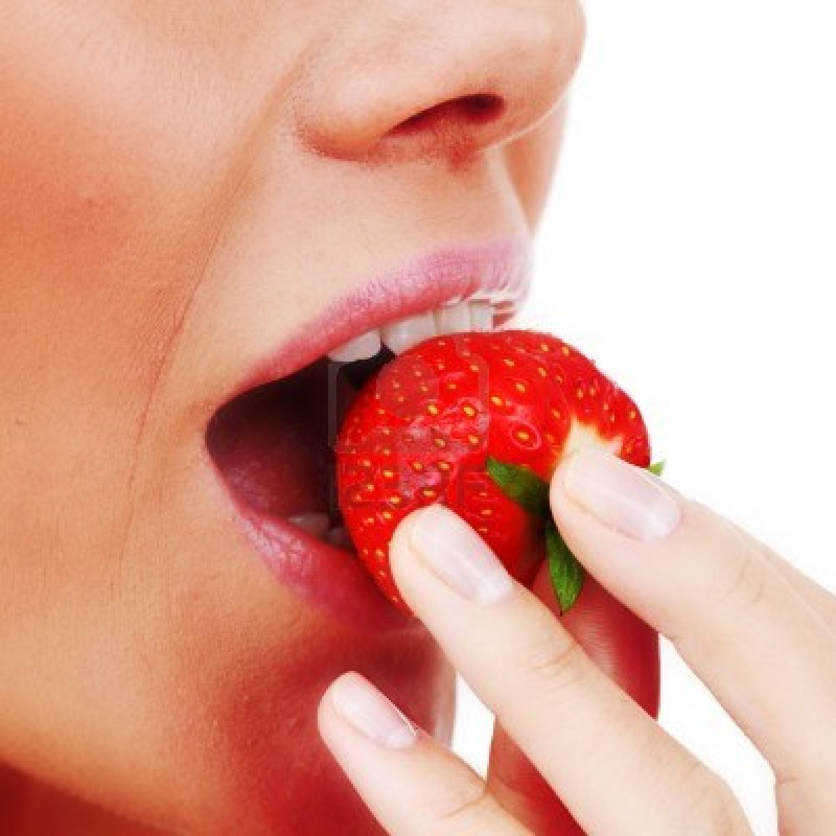 Φράουλες και βατόμουρα μειώνουν τον κίνδυνο εμφράγματος