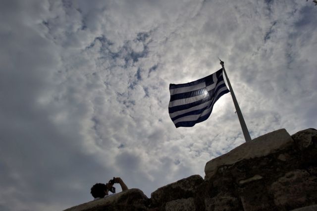 Πρόοδο -αλλά με αρκετούς αστερίσκους- βλέπει για την Ελλάδα το ΔΝΤ