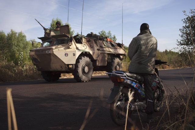 Προελαύνουν οι γαλλικές δυνάμεις στο Μάλι