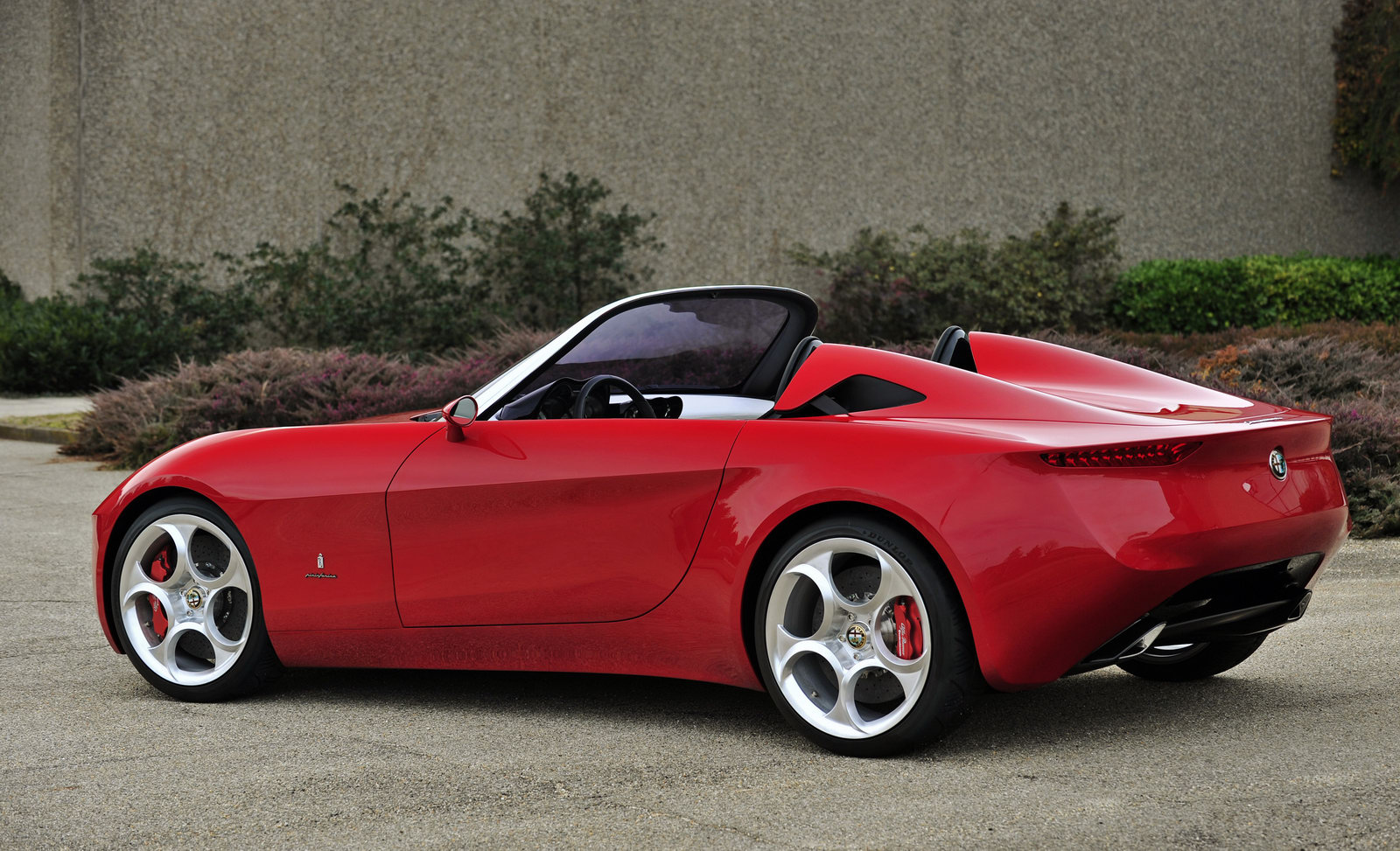 Το 2015 η παραγωγή του roadster της Alfa Romeo δια χειρός Mazda