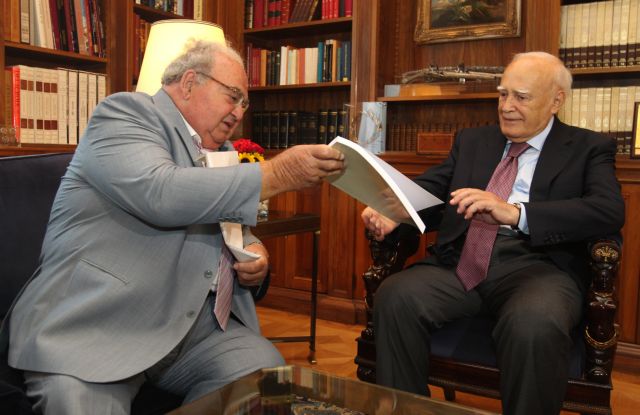 Η κρίση συρρίκνωσε το φακελάκι, διαπιστώνει ο επιθεωρητής Δημόσιας Διοίκησης