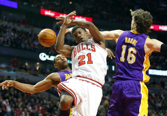 Και οι Μπουλς κέρδισαν τους Λέικερς, ανατροπή Σπερς