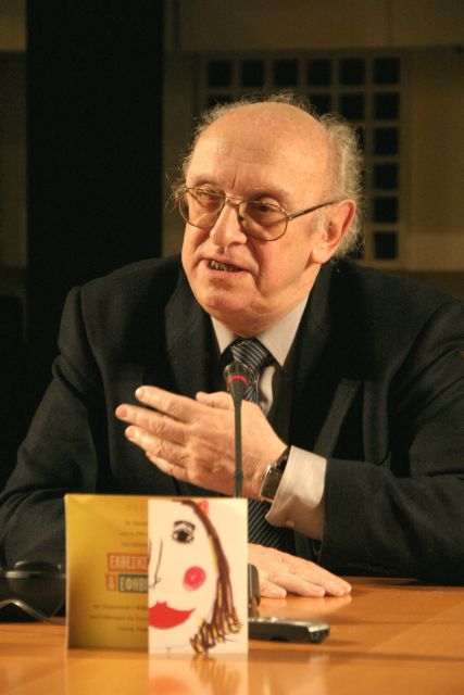 Πολιτισμός δεν είναι μόνο τα μνημεία, λέει ο πνευματικός κόσμος για το κλείσιμο του ΕΚΕΒΙ