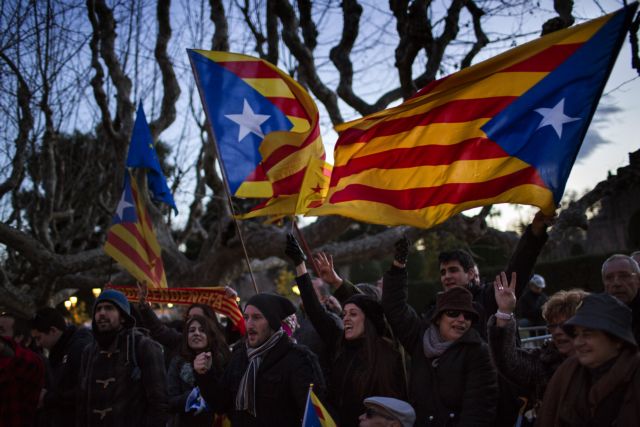 Διακήρυξη-πρώτο βήμα προς την ανεξαρτησία ενέκρινε η Καταλονία