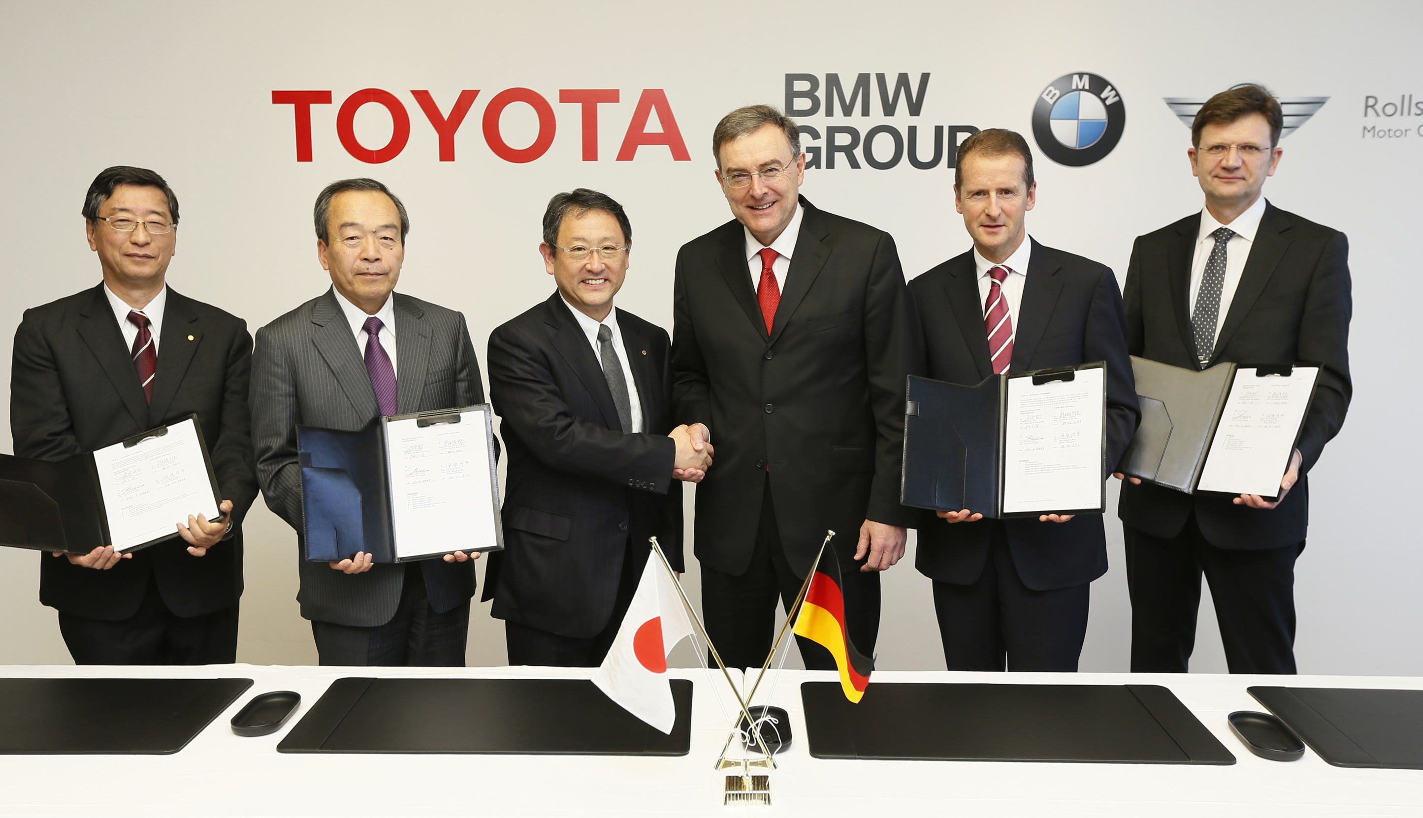 Toyota και BMW συνυπογράφουν sportscar και το... τεχνολογικό τους μέλλον