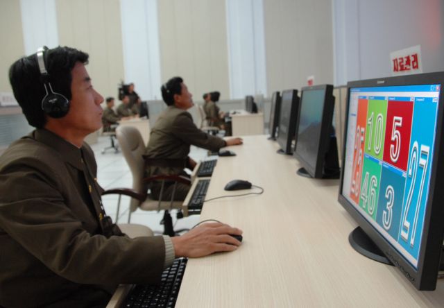 «Βρυχάται» η πυρηνική Βόρειος Κορέα, προαναγγέλλοντας νέες δοκιμές