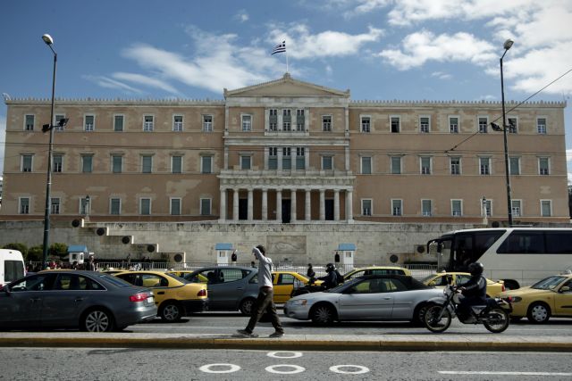 Κόντρα κυβέρνησης – αντιπολίτευσης για την επιστράτευση στα μέσα μεταφοράς