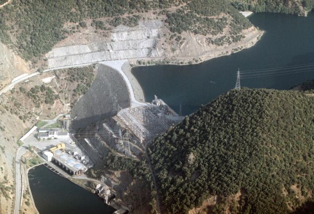 Αναγκασμένη να αυξήσει την υδροηλεκτρική παραγωγή της δηλώνει η ΔΕΗ