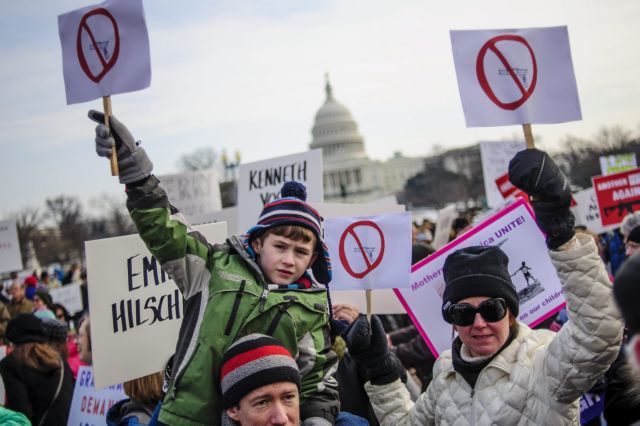 Διαδήλωση στην Ουάσινγκτον για νομοθετικό «φρένο» στην οπλοκατοχή