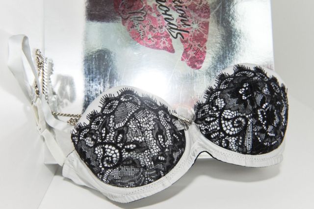 Τα πιο ωραία δαντελένια εσώρουχα της αγοράς