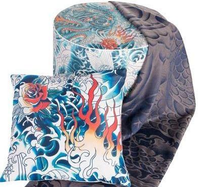 Τα νέα αξεσουάρ για καναπέδες του  J.P.Gaultier