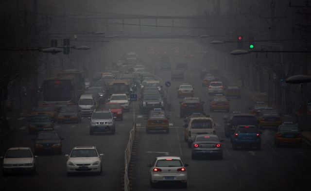 Έκτακτα μέτρα στο Πεκίνο λόγω της ατμοσφαιρικής ρύπανσης