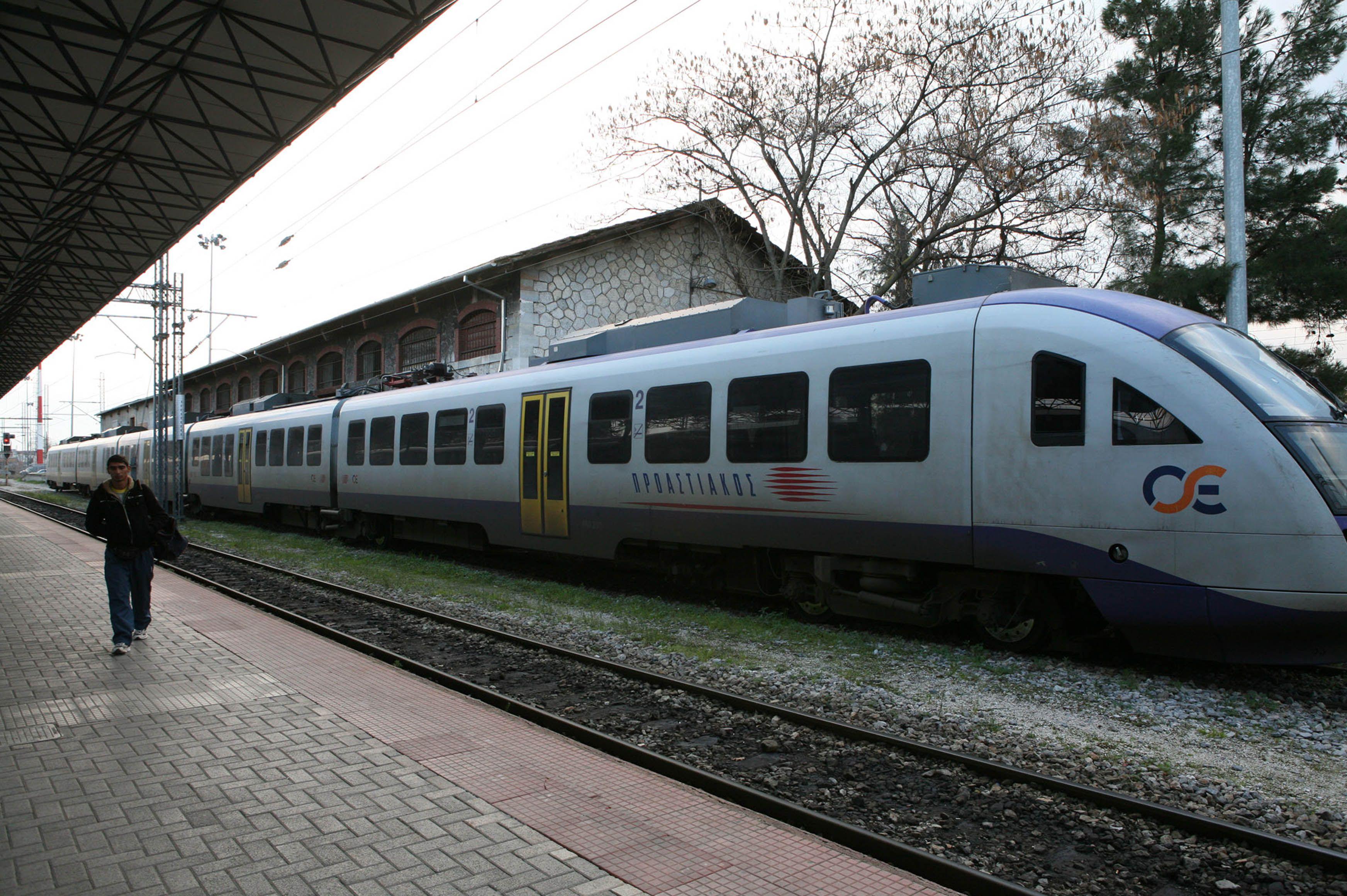 Απεργία στα τρένα και τον Προαστιακό την Πέμπτη