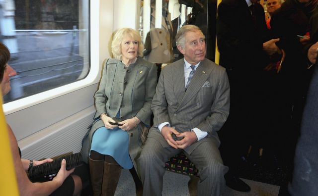 Πρώτο ταξίδι με το μετρό, μετά από 27 χρόνια, για τον πρίγκιπα Κάρολο
