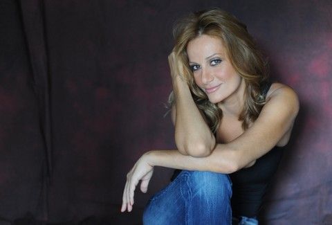 Με την Δέσποινα Ολυμπίου διεκδικεί η Κύπρος θέση στον τελικό της Eurovision